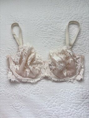 Vintage Victoria's Secret Sheer White Lace Unlined Wired Bra